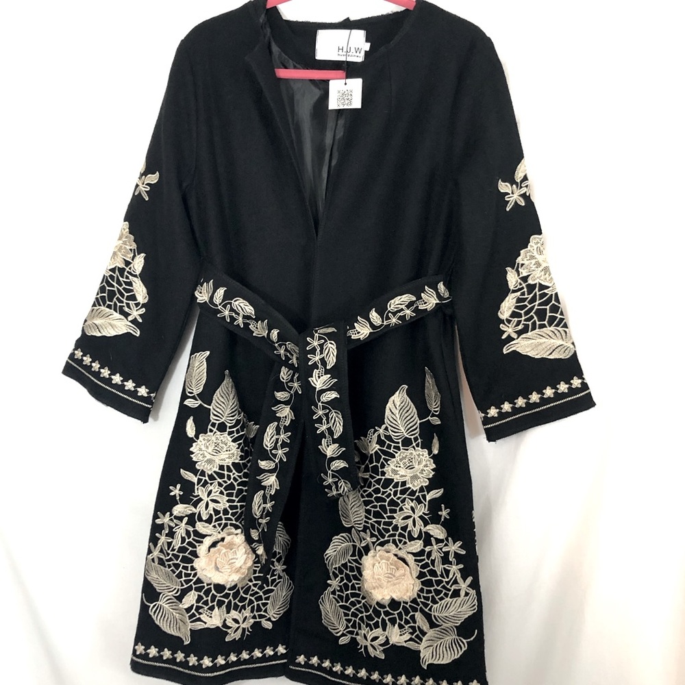 Embroidered lace coat black NWT HJW